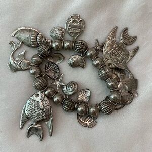 Silver Tone Fish Charms Beachy Beach Bracelet Stretchy Nautical